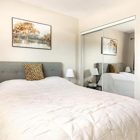 ווטרלו Entire 2 Bedroom Apartment Downtown - U3 מראה חיצוני תמונה