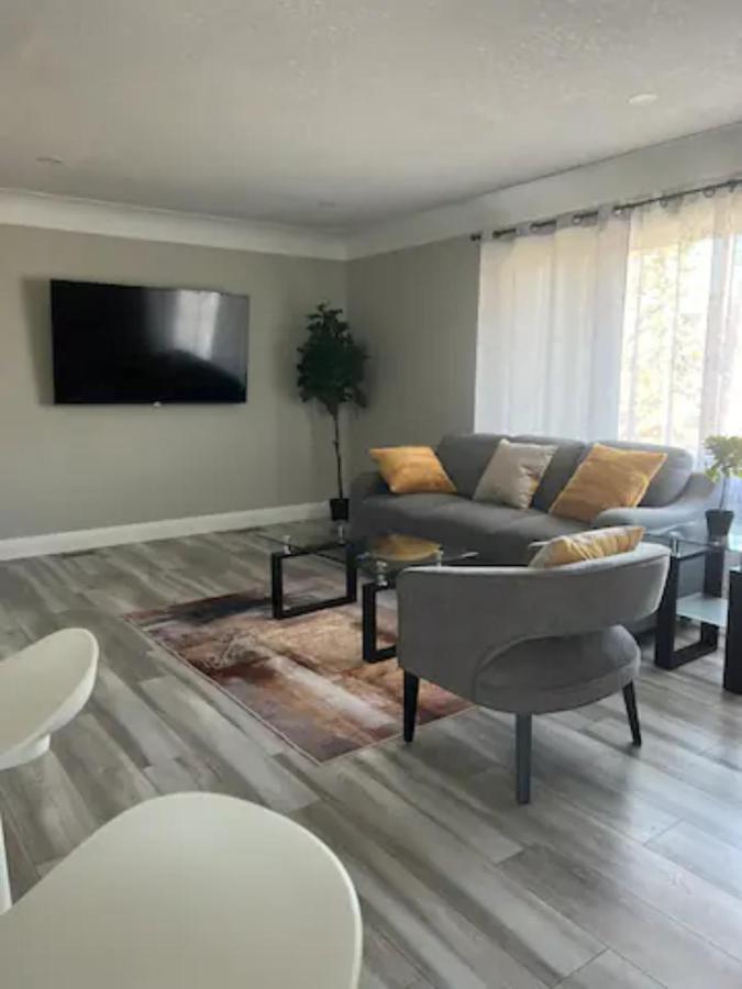 ווטרלו Entire 2 Bedroom Apartment Downtown - U3 מראה חיצוני תמונה
